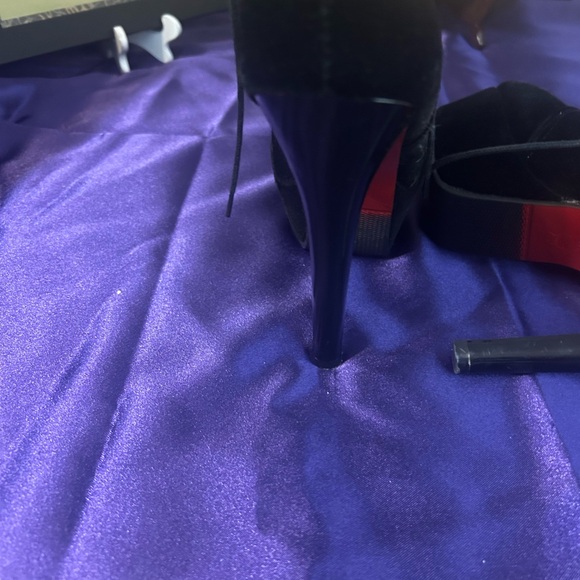 Vero Cuoio Italian Made Black High Heel Bootie. - Picture 7 of 14